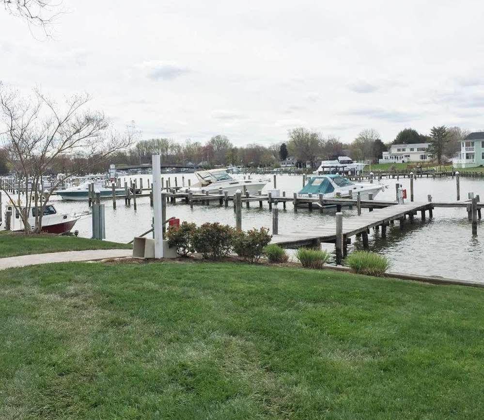 Anchored Inn At Hidden Harbor Deale Esterno foto